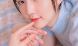 美女床上诱惑视频,揭秘美女床上私密瞬间